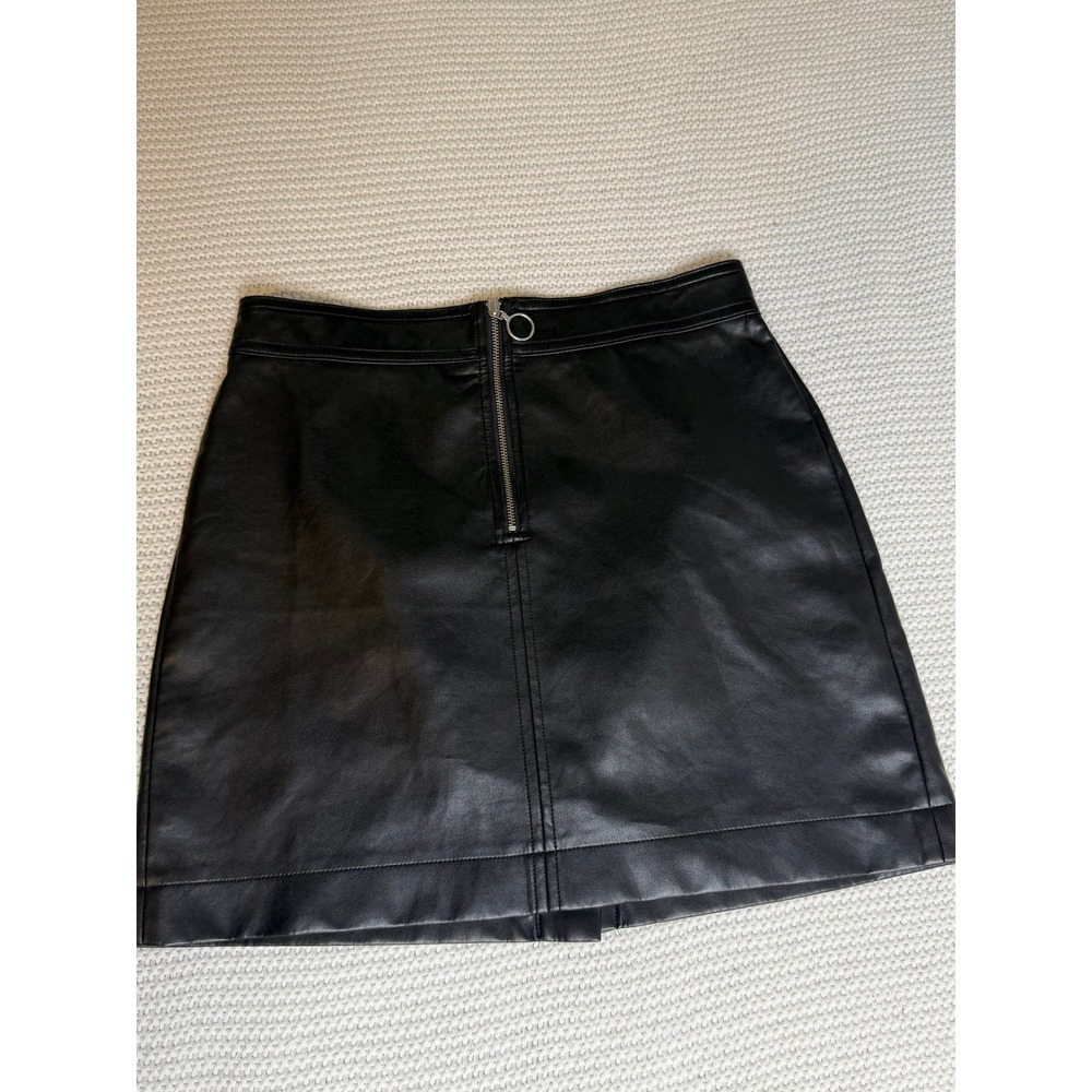Wilfred Free Aritzia Black Vegan Leather Mini Skirt Front Zip Size 4